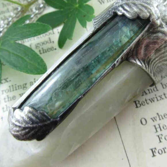 Callisto Jewelry Belomorite Moonstone & Green Kyanite Crystal Pendant Necklace - Picture 1 of 5